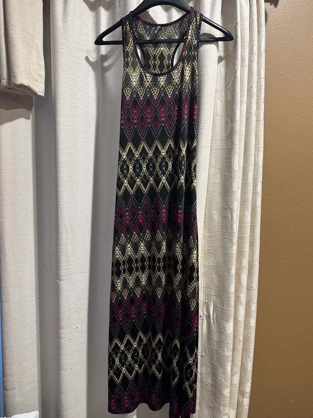 MT COLLECTION Geometric Chevron Print Sleeveless Racerback Maxi Dress
C6